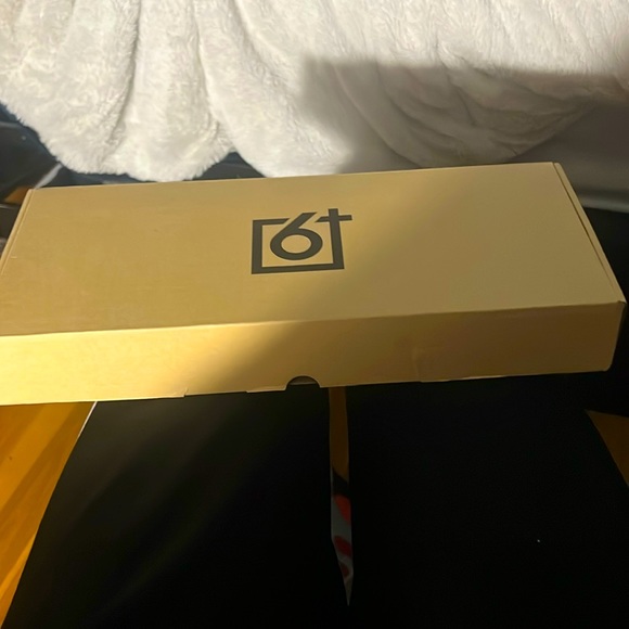 GL61 Series RGB USB/Bluetooth 2 mode keyboard, slightly used but like brand new - Picture 1 of 7